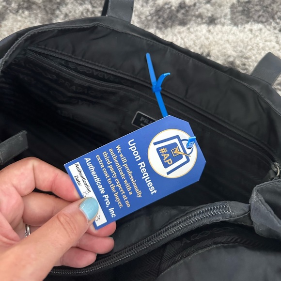 Vintage Prada nylon shoulder bag - Picture 4 of 8